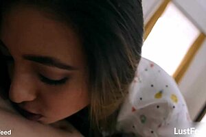 Creampie Sex Tape Contrasts Tiny 18+ Latina Hotwife Frida Sante In Big Ass Cowgirl Ride