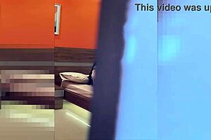 pillada madrastra nalgona frotandose el coño y sacudiendo el culo en su habitacion hasta el orgasmo con huge cock riding and pussy licking