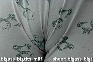 Look at that camel toe on her juicy pussy lips