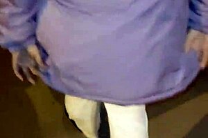 Venezuelan Mature Woman Walks the Street Showing Off Her Big Curvy Ass