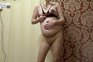 Pregnant Milf In Sexy Outfit Fucks Hairy Pussy Amateur Fetish Masturbation!