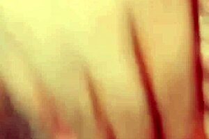 oh wow, this desi bhabhi gets so turned on with mouth action and wet pussy play 😈💋