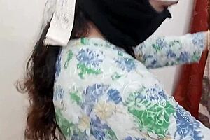 印度女仆穿女主人装，被主人肛爆赔罪