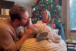 Santas Obsession With Milf Amateur Foot Fetish Licking And Sucking In Christmas Housewife Scene