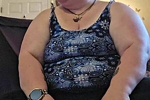 Bbw exposes big natural tits and fat ass in homemade stretching and mild yoga solo tease