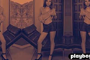 Asian milf posed totally naked showing amazing bubble butt and petite lingerie in solo session