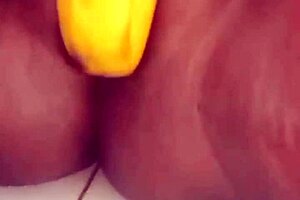 oh wow, this desi bhabhi gets so turned on with mouth action and wet pussy play 😈💋