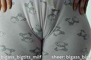 哥伦比亚熟女大屁股紧湿cameltoe逼求掰开狂喷？