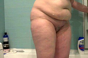 why am i shaving my trimmed pussy? this mature luscious cunt needs close up big ass attention