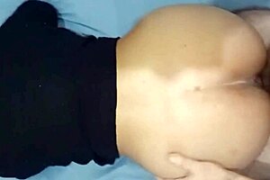 Estilo perrito FOLLANDO el jugoso coño de esta perra HACIÉNDOLA eyacular varias veces - me saca toda la leche