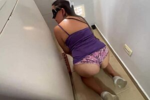 Colombian latina stepmom with giant cameltoe flashes her marked vagina in USA shorts