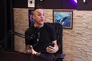 I Feel So Passionate in Melhores Momentos Do Freddy O Rei Do Dogging No Sensual Cast Completo on Sheer Red