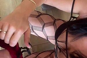 Milfycalla's helpful neighbor adventure