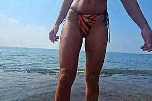 What A Wild Chat On The Beach With Voyeurs And Passers-By!