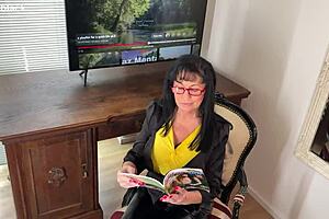 Hey, enjoy my relaxed day shaking these saggy boobs outdoors!