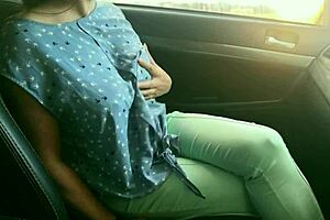 Quarantined bbw wife playing with pussy and ass in car