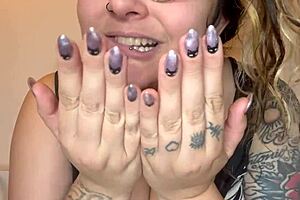 Rough armpit fetish with curvy milf.