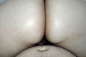 Oh man, sexo con mi madrastra cachonda, uh, big creampie inside her