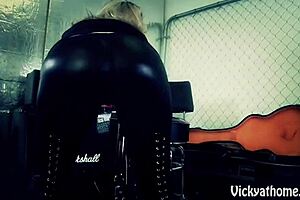 rock star vicky vette covers huge tits in massive cum loads