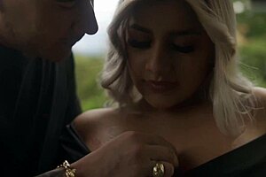 Colombiana de enormes tetas se folla la gruesa polla de un desconocido! follada romantica con la hermosa naty delgado in big tits milf action!