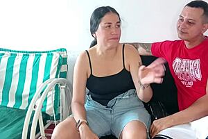 Mi novio me dejó y conocí a este hombre que me invitó a su casa para charlar, pero terminamos follando 😈🔥