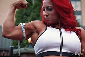 tia marie shows off her muscle bicep measurements in this flexible bodybuilder clip 😎