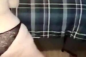 Yoga milf stretches then rubs to explosive wet finish