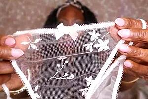 Damn, check that big booty milf mamasota shaking ass in tiny bikini!