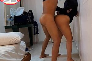 mature latina's creamy pussy shakes ass wildly 😍🍑