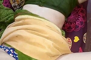 i'm alone in bedroom... janvibhabhi calls boyfriend for hard fuckin' now 😩