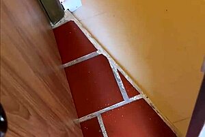 atrapé a mi madrastra nalgona tan caliente en su cuarto y me sacó tooooda la leche a sus espaldas