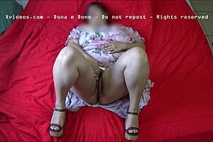 Wife ignores cuck hubby while masturbating big pussy for all eyes