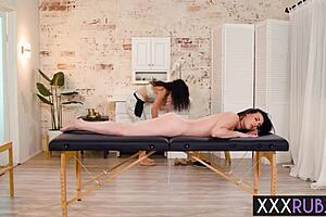 Big ass milf Casey Calvert licks horny lesbian Victoria Voxxx's wet pussy in bath