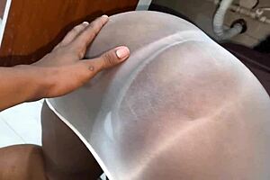 madrastra's huge ass makes me cum twice... transparency got me! 🍑🔥💦