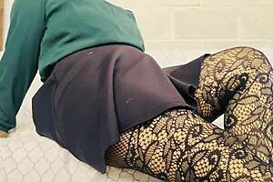 wanna see this milf's new no-panties outfit?