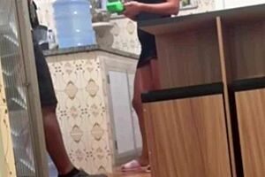 Belinha hotwife flashes seduces delivery guy then uber moto driver scores double cumshots in mouth!